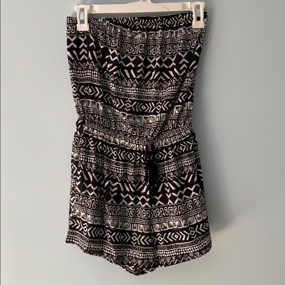 Strapless Geometric pattern romper